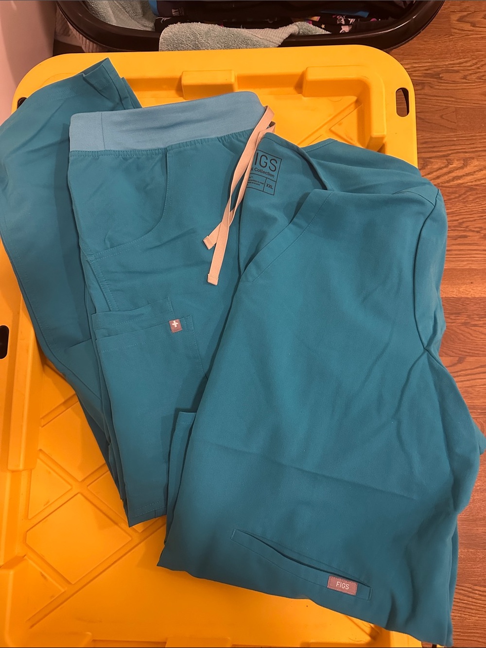 Figs teal women’s scrub set